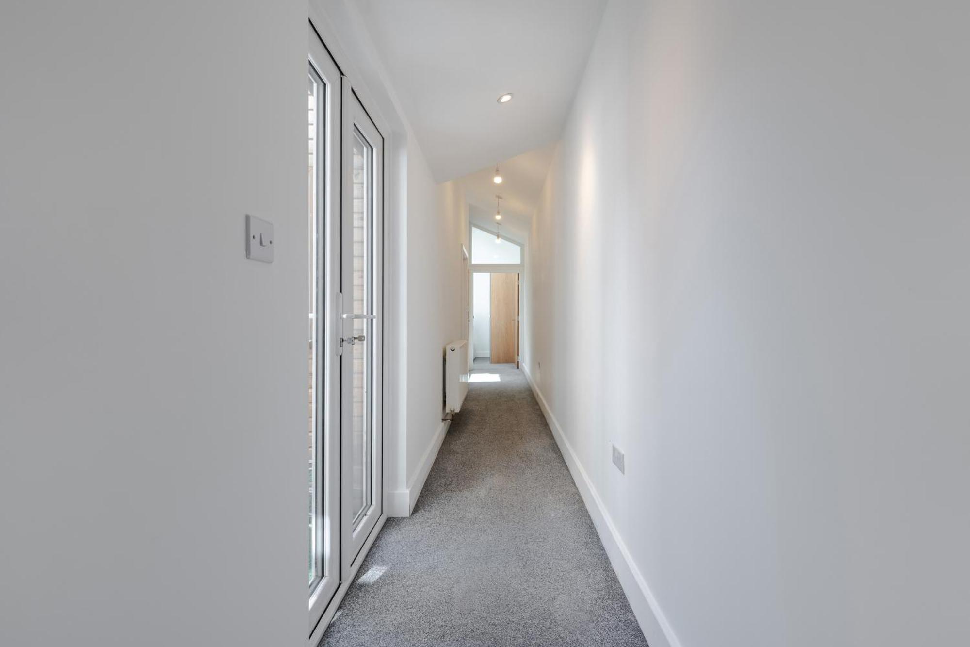 Stylish Two Bedroom Apartment By Central London With Garden Екстериор снимка